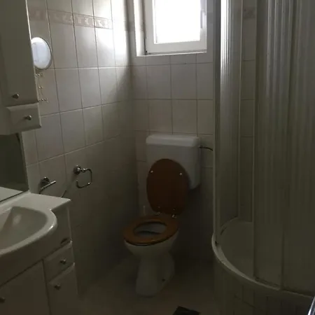 Διαμέρισμα 3-zimmerwohnung Mit Balkon Und Meerblick In Supetar