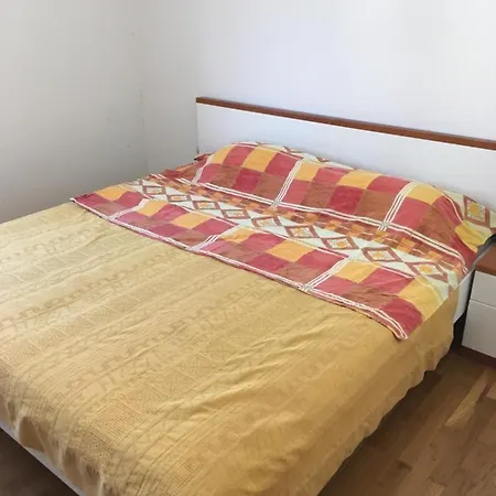 3-zimmerwohnung Mit Balkon Und Meerblick In